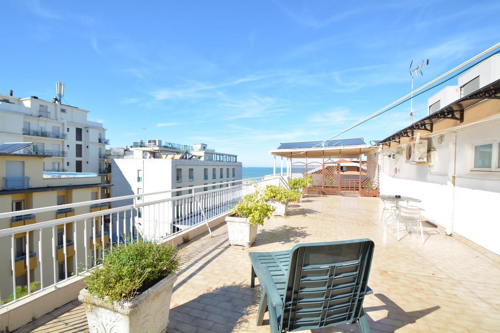Hotel Mirabella Riccione Exterior foto