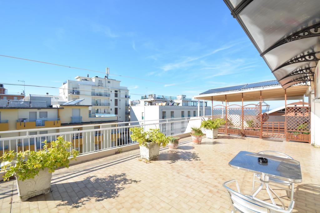Hotel Mirabella Riccione Exterior foto